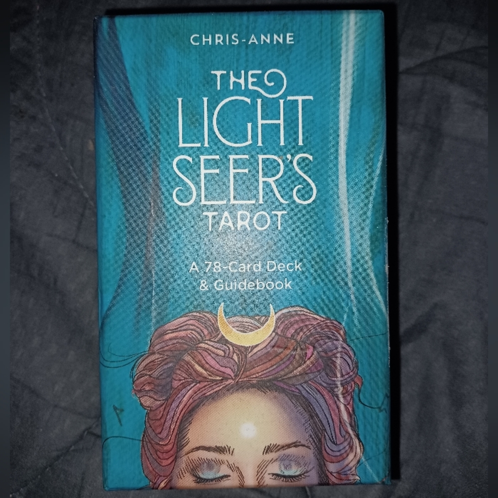 Light Seers Tarot deck